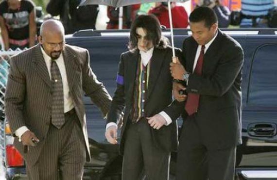 Hai vệ sỹ thân cận của Michael Jackson đã ở bên ông cho đến giây phút cuối cùng.