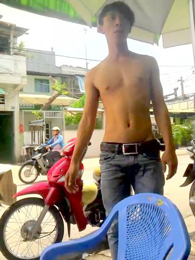 Tường lê lết trên xa lộ Hà Nội (quận 2, TP HCM) và trở thành thanh niên lành lặn khi về “tổng hành dinh”