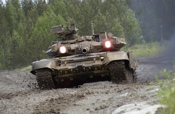T-90 vừa có hỏa lực mạnh vừa có khả năng cơ động cực tốt