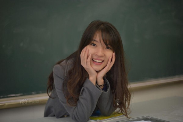 Cô giáo 9x xinh ngất ngây gây sốt mạng xã hội Trung Quốc 2
