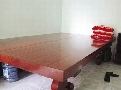Đại gia Việt mua giường độc lạ, xa xỉ cho giấc ngủ bạc tỷ - Ảnh 2