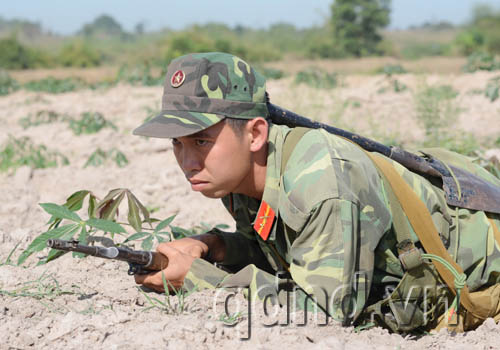 Lực lượng bộ binh sẵn sàng tiến công