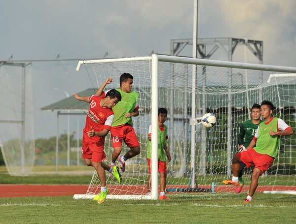 “Đừng coi U19 là những cậu học trò đá bóng” 2