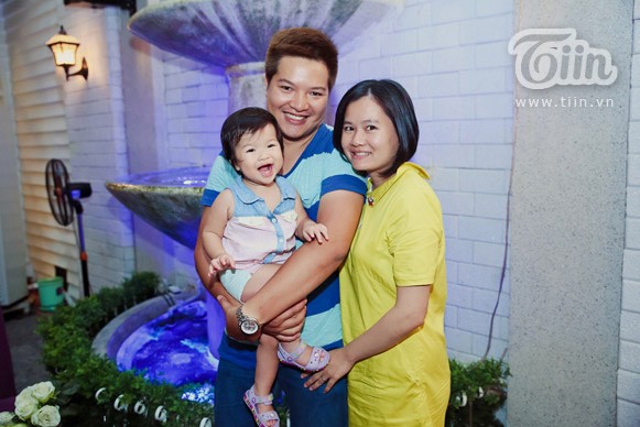 Gia đình nhỏ hạnh phúc của Đức Huy và Hà Thanh.