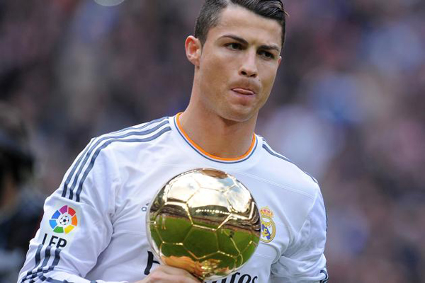 Trong lần phát biểu gần nhất, Cristiano Ronaldo lộ ra thái độ không phục với chính sách chuyển nhượng của Real mùa giải này.