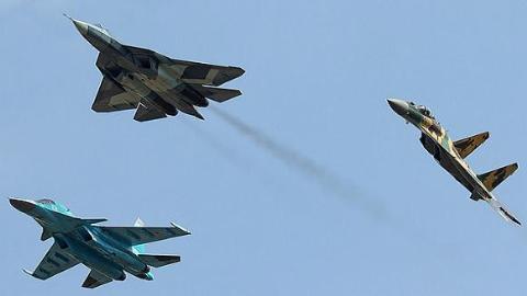 Bộ 3 máy bay chiến thuật tiên tiến nhất của Nga là Su khoi T-50, Su-35S và Su-34