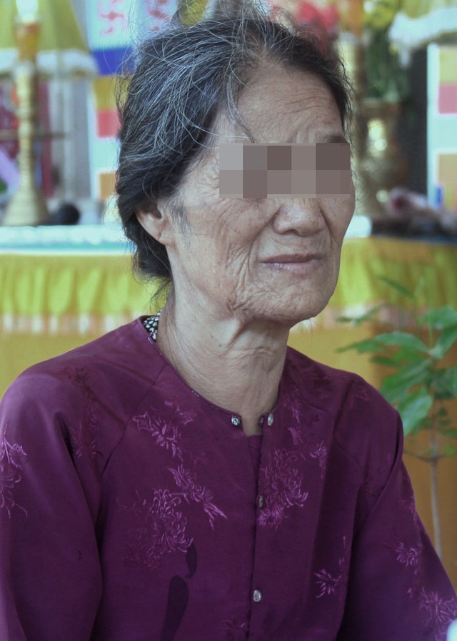 Mẹ anh Thanh kể lại chuyện con trai bị bạo hành.
