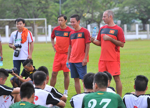 HLV Graechen tự tin rằng đội hình 2 của U19 Việt Nam đủ sức đánh bại U21 Brunei