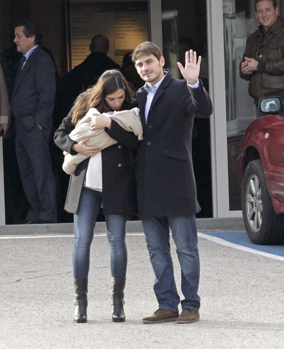 Iker Casillas có con đầu lòng