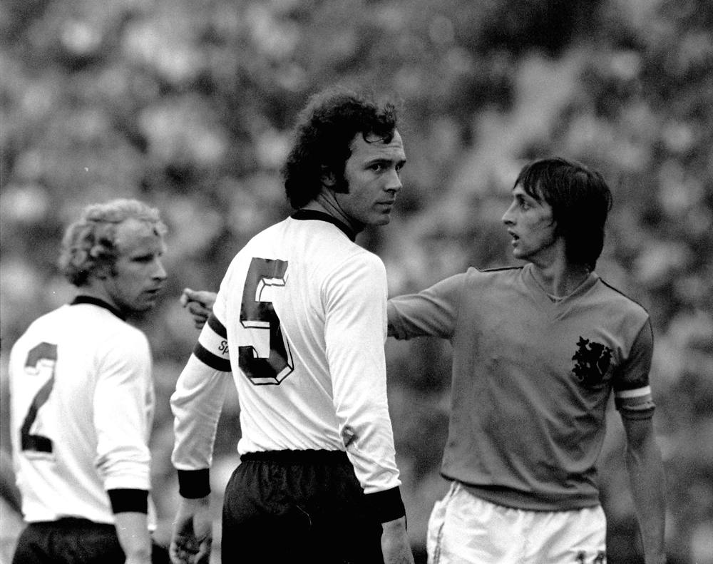 Franz Beckenbauer không chỉ xuất sắc về chuyên môn mà ông còn là thủ lĩnh tinh thần, giúp các đồng đội vượt qua muôn vàn khó khăn ở VCK World Cup 1974 để đến với chiếc cúp vô địch