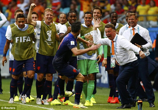 Thành công của Van Gaal ở World Cup 2014 càng khiến Giggs nể phục