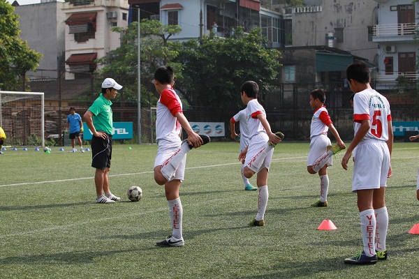 Chuyển sang công tác đào tạo trẻ đã lâu nhưng Hồng Sơn vẫn để lại âm hưởng rất lớn với NHM bóng đá Việt Nam