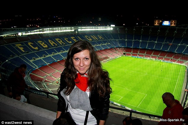 Ekaterina Stepanova tại Nou Camp