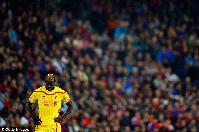 Balotelli thất vọng và không nán lại sân cảm ơn NHM Liverpool