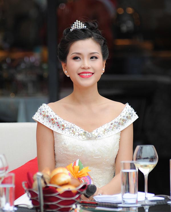 Vẻ tươi tắn, xinh đẹp của Á hậu Diễm Trang.