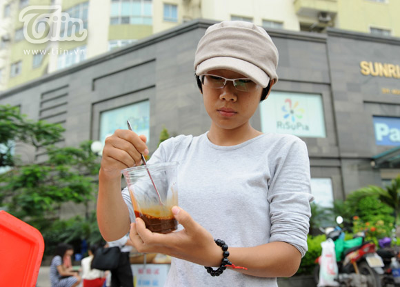 Cà phê dạo giá bèo hút dân văn phòng Hà Nội