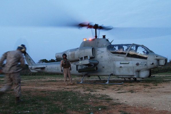 AH-1W là loại trực thăng “sát thủ” của lính thủy đánh bộ Mỹ