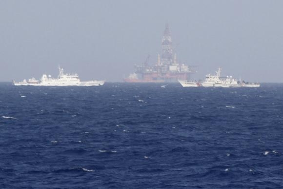 Rất nhiều tàu Trung Quốc bảo vệ giàn khoan trái phép