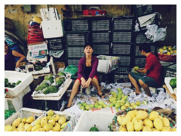 Ngắm một Hà Nội rất đẹp qua chùm ảnh ở những khu chợ nổi tiếng! 32