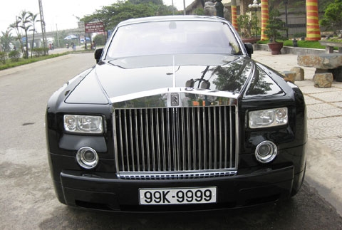 Siêu xe Rolls -Royce Phantom mang biển số độc 99K-9999 trị giá hàng chục tỷ đồng được cho là thuộc sở hữu của Minh Sâm