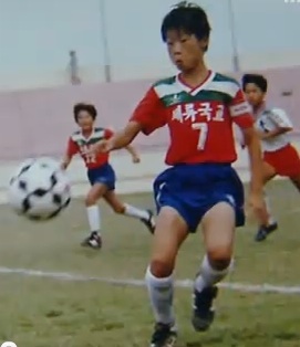 Park Ji Sung sinh ra vốn yếu ớt