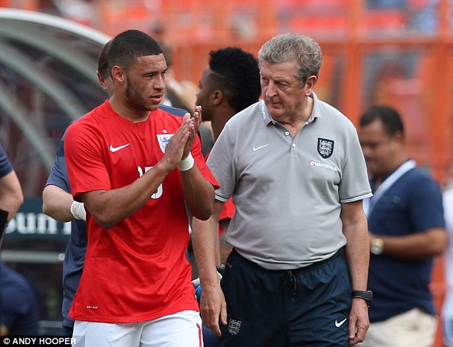 HLV Roy hứa tạo điều kiện cho cậu học trò từ Arsenal phục hồi chấn thương