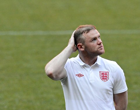 Báo chí Anh sẽ dìm Rooney sâu hơn vào khủng hoảng