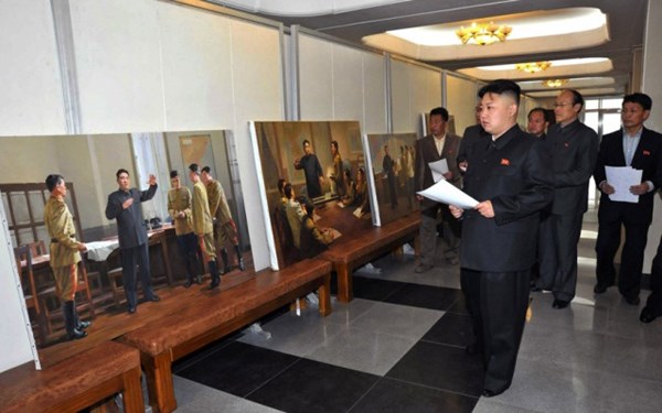 Lãnh đạo Triều Tiên Kim Jong-un và các tác phẩm vẽ ông do các họa sĩ Mansudae thực hiện