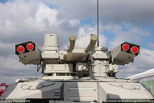 BMPT-72 kế thừa những ưu điểm của đàn anh BMPT nhưng được cải thiện đáng kể về khả năng phòng vệ lẫn hỏa lực tấn công. Tháo pháo được thiết kế mới hoàn toàn, tăng cường các lớp giáp bảo vệ xung quanh và cả thân xe. Trạm vũ khí điều khiển từ xa được trang bị 2 pháo tự động 30mm 2A42 và 4 tên lửa chống tăng Ataka-T cùng một súng máy đồng trục PKTM. 