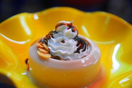 Panna Cotta xuất hiện trên vỉa hè Hà Nội với giá 15.000 đồng/chiếc