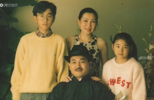 Gia đình Lưu Khải Uy hồi nhỏ. 