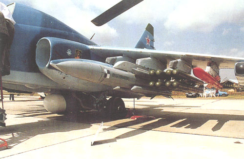 Su-25TM với tên lửa đối không R-77 và tên lửa đối đất Kh-31.