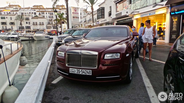 Rolls-Royce Wraith của một đại gia Kuwait ở Marbella, Tây Ban Nha.