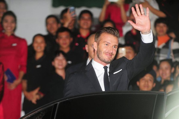 Cận cảnh vẻ quyến rũ chết người của David Beckham khi đi dự tiệc tại Hà Nội 4