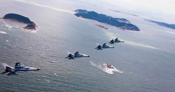 Các máy bay chiến đấu Trung Quốc trong một cuộc tập trận tại Tế Nam