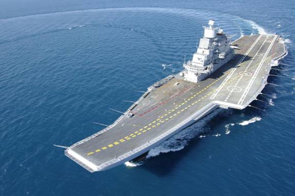 Tàu sân bay INS Vikramaditya khi chạy thử nghiệm tại Nga