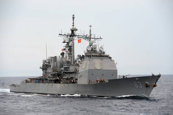 Tàu USS Cowpens của Mỹ cũng từng bị một tàu Trung Quốc “tạt đầu” hồi năm ngoái tại Biển Đông