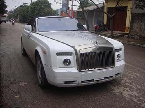 Rolls-Royce Ghost đen, Rolls-Royce Phantom rồng, Maybach 62S trắng đời 2012 và Maybach 62S nội thất ốp đá trong đoàn rước dâu tại Ninh Bình.