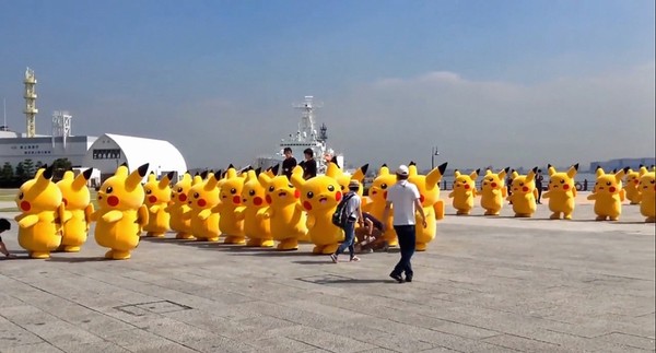 Giới trẻ Hàn Quốc háo hức với màn diễu hành Pikachu ở Seoul 4