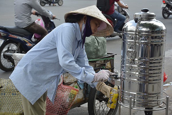 Những tấm biển thông báo ấm áp tình người giữa Sài Gòn hoa lệ 4