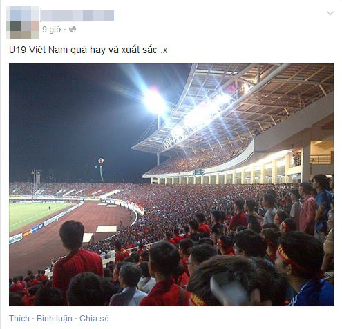 Một fan bóng đá khác vừa xem trên sân Mỹ Đình vừa chia sẻ tâm trạng