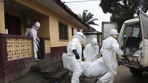 Thêm những hình ảnh chấn động từ tâm đại dịch Ebola 5