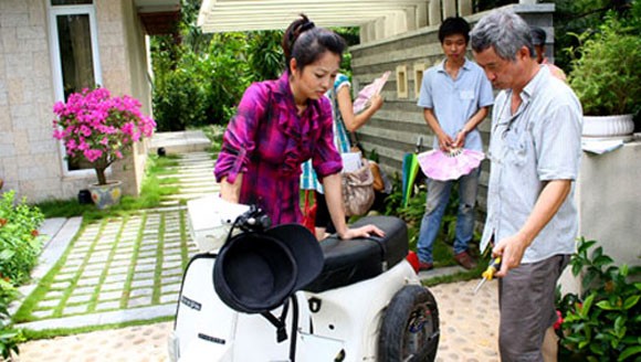 Những sao Việt kh&ocirc;ng biết đi xe m&aacute;y, xe đạp