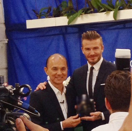 Beckham lịch lãm bên người đẹp tại Malaysia 5