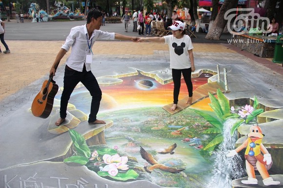 Độc đáo triển lãm tranh 3D đường phố dịp Quốc khánh