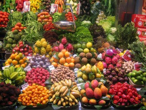 Trước tình hình trên, hiện nay các mặt hàng trái cây, rau, củ, quả Trung Quốc trên địa bàn TP.HCM đã giảm mạnh sức tiêu thụ. 