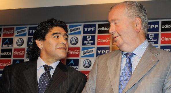 Giữa Maradona và Grondona là một mối quan hệ căng thẳng