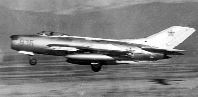 MiG-19 là máy bay chiến đấu siêu âm đầu tiên của Liên Xô, có khả năng đạt tốc siêu âm ở chế độ bay ngang. Tổng số hơn 5.500 chiếc máy loại này đã được sản xuất.