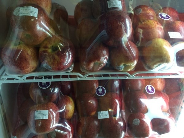Nhiều loại táo ghi nhập khẩu ở New Zealand tại siêu thị Lotte Mart cũng chỉ có giá 70-80.000 đồng/kg.