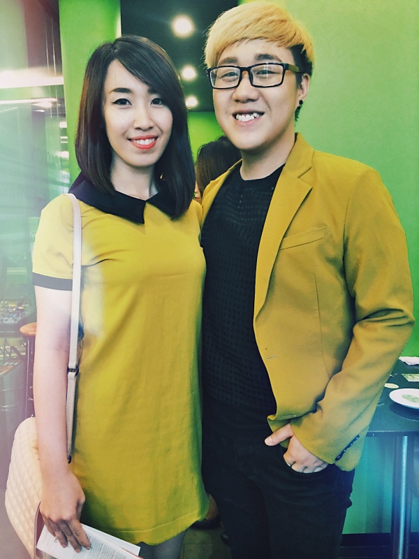 Hình ảnh được phong hot girl của Quỳnh Trân bên Trung Quân Idol.